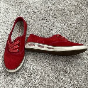 Columbia Vulc N Vent red sneakers